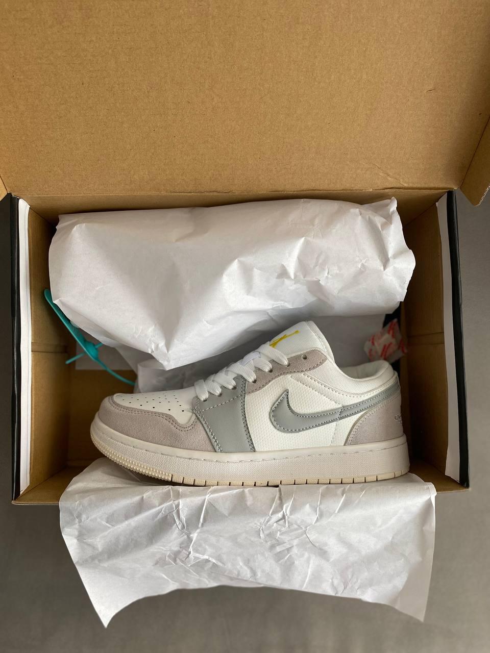 Nike Air Jordan Retro 1 Low White Beige