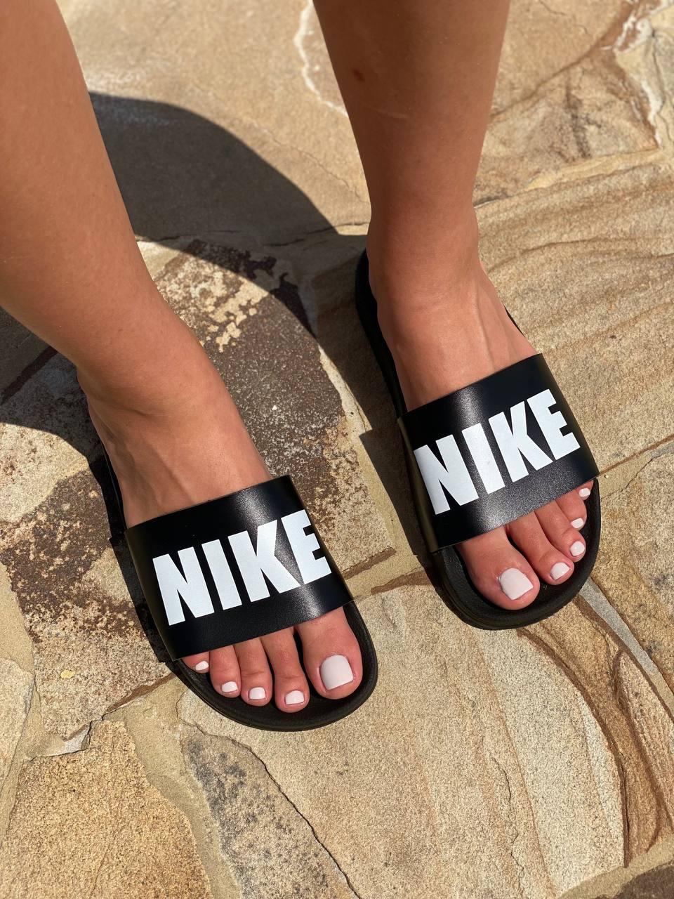 Nike Benassi Black White 3