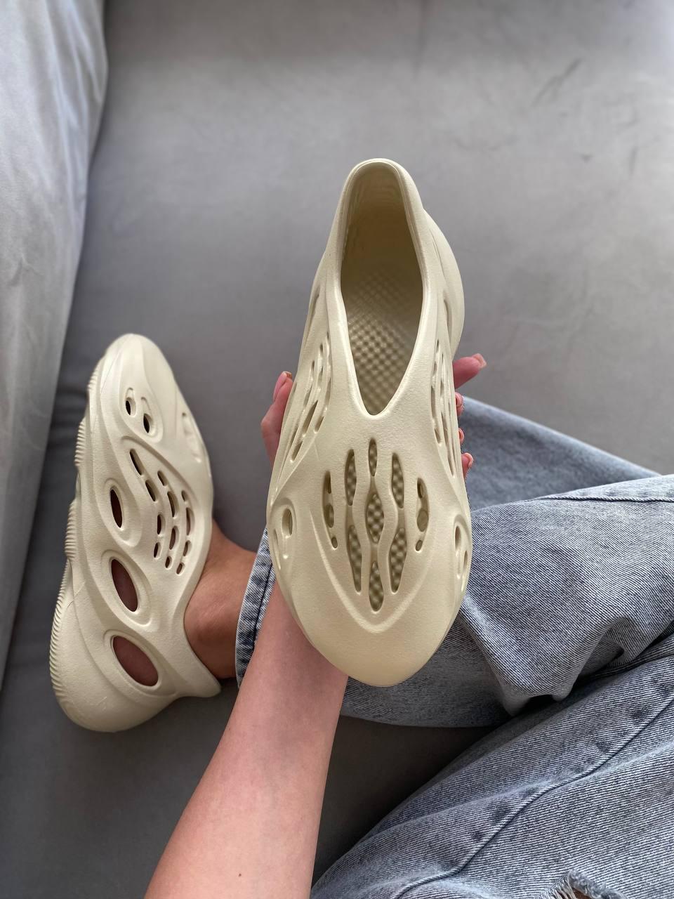 Adidas Yeezy Foam Runner Sand (No Logo)