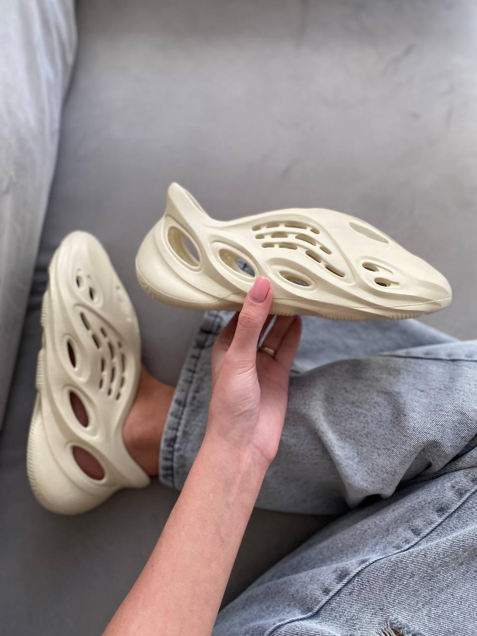 Adidas Yeezy Foam Runner Sand (No Logo)
