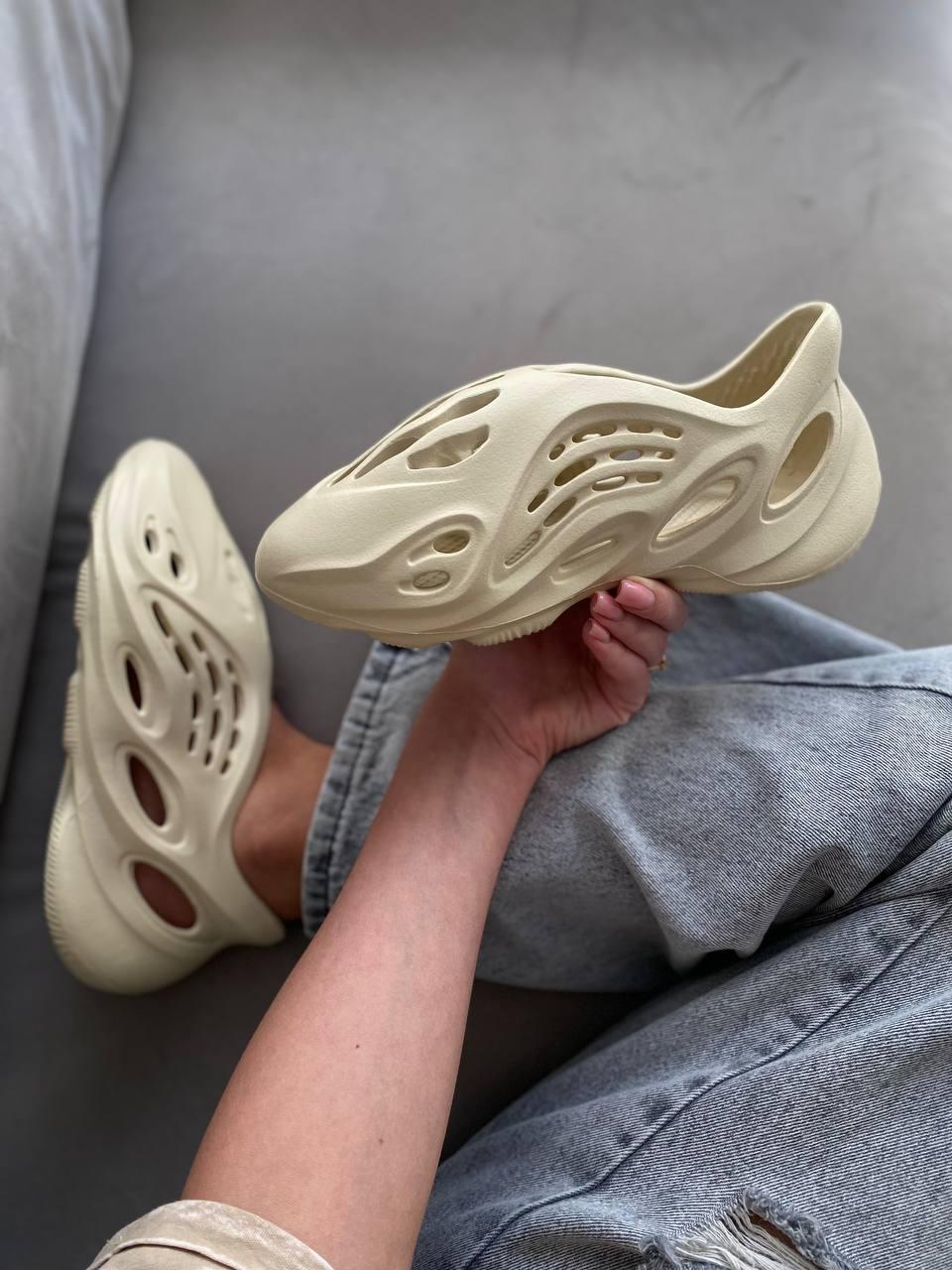 Adidas Yeezy Foam Runner Sand (No Logo)