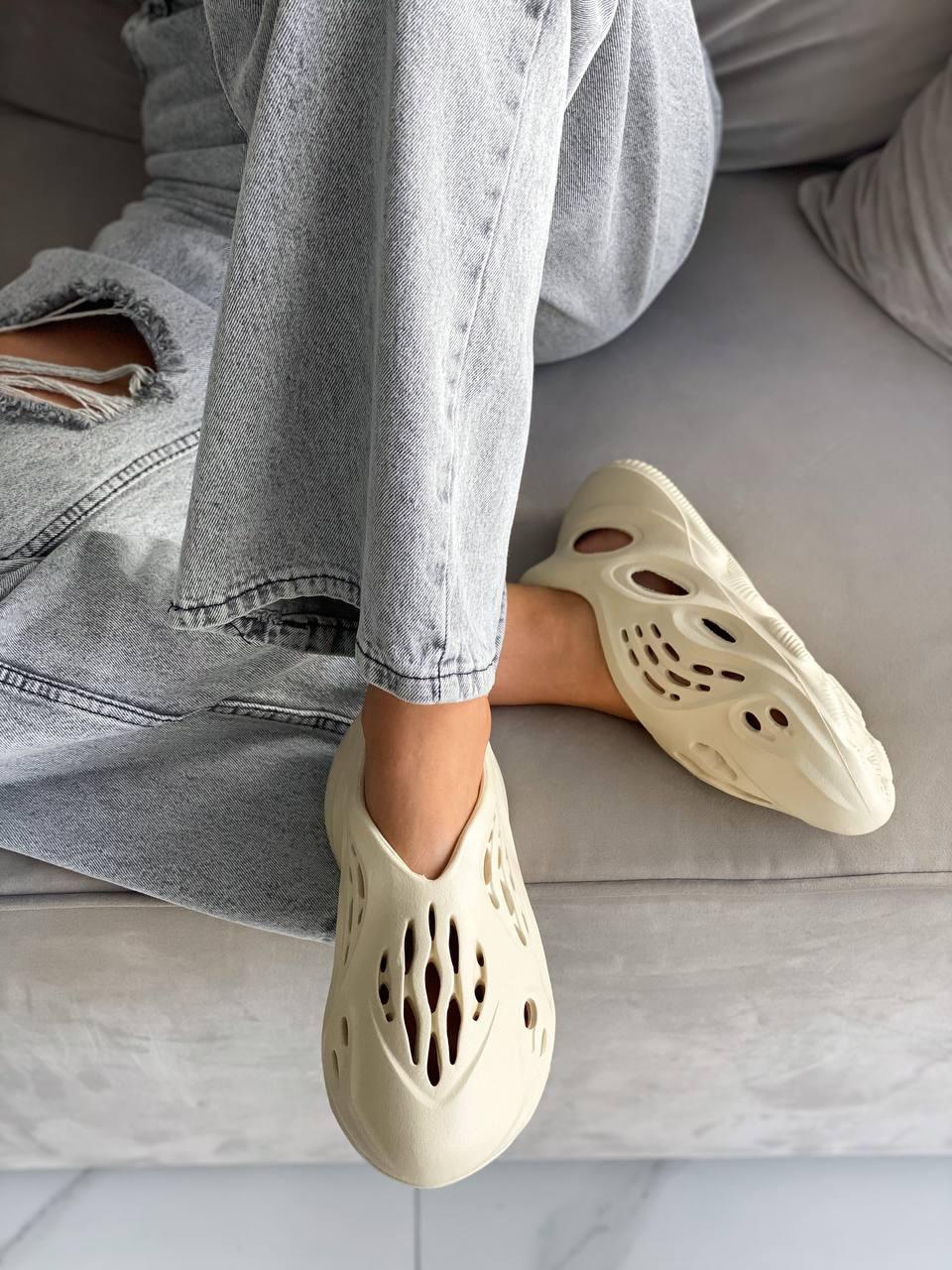 Adidas Yeezy Foam Runner Sand (No Logo)