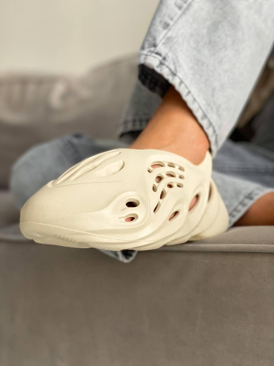 Adidas Yeezy Foam Runner Sand (No Logo)