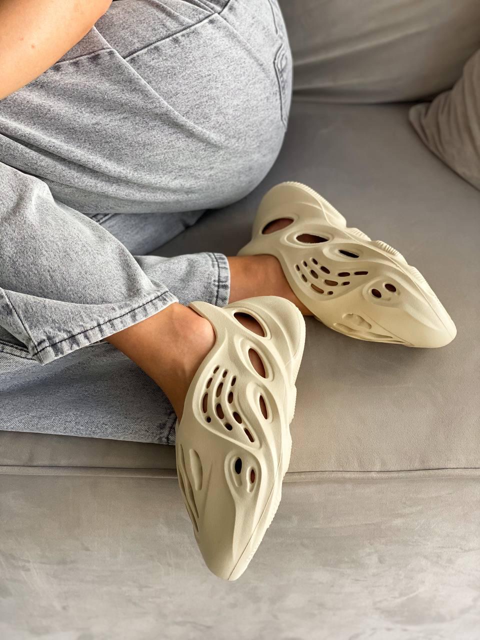 Adidas Yeezy Foam Runner Sand (No Logo)