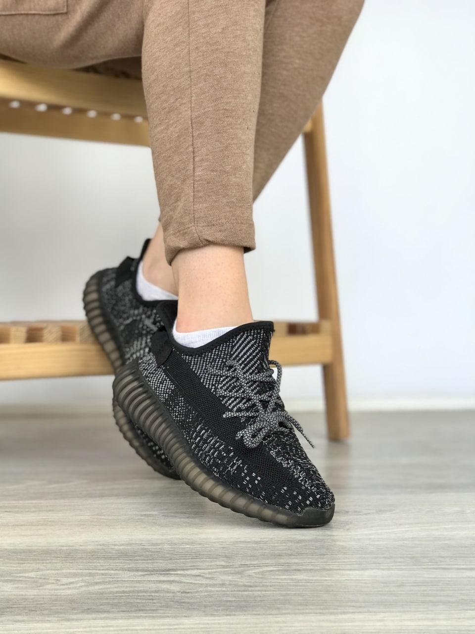 Sneakers Yeezy 350 Black (Рефлективні Шнурки)