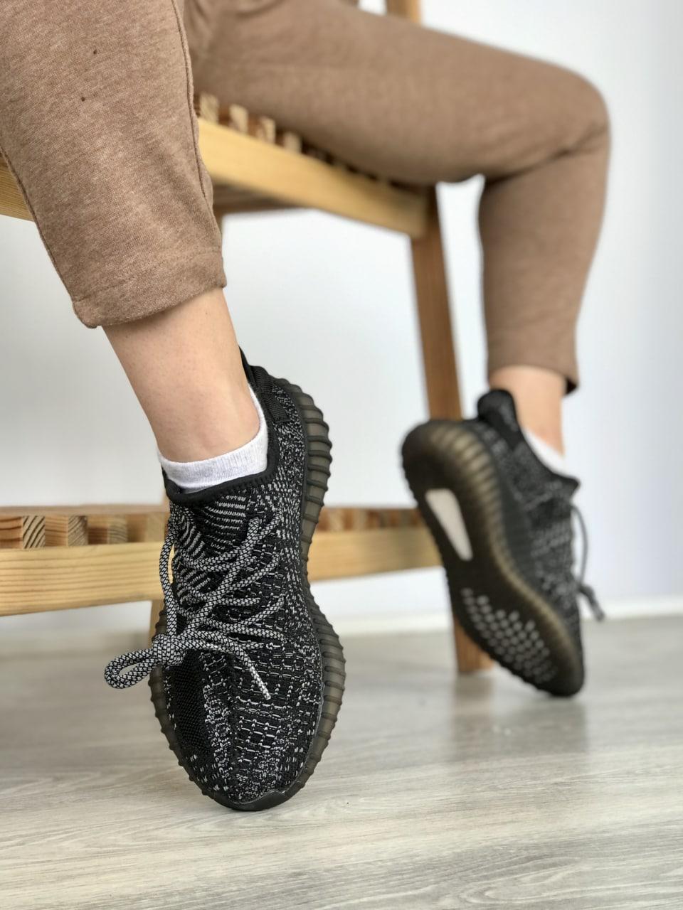 Sneakers Yeezy 350 Black (Рефлективні Шнурки)