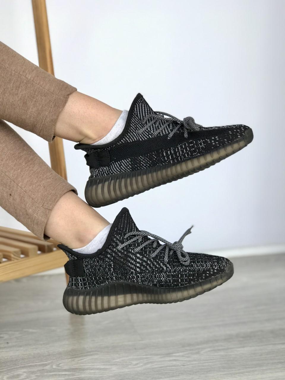 Sneakers Yeezy 350 Black (Рефлективні Шнурки)