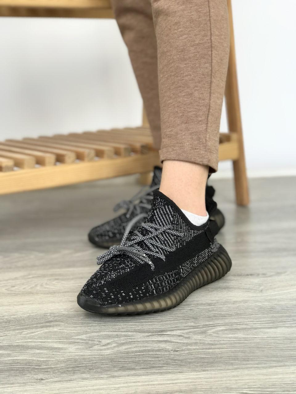 Sneakers Yeezy 350 Black (Рефлективні Шнурки)