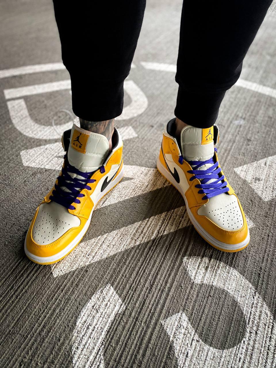 Nike Air Jordan 1 Retro Mid SE Lakers
