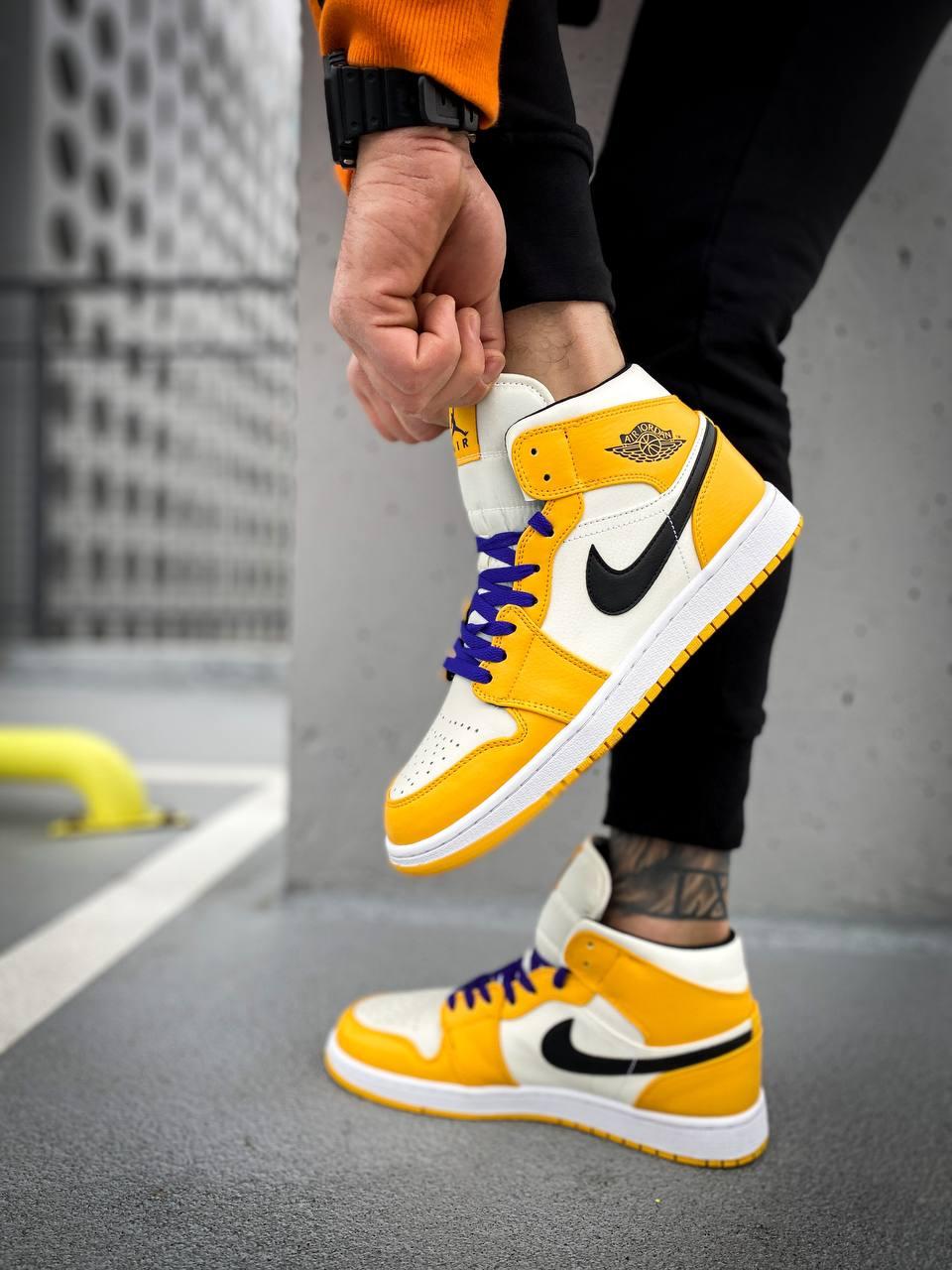 Nike Air Jordan 1 Retro Mid SE Lakers