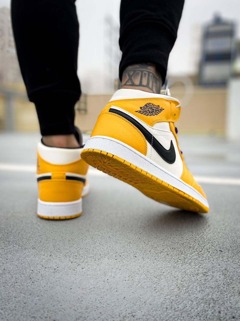 Nike Air Jordan 1 Retro Mid SE Lakers