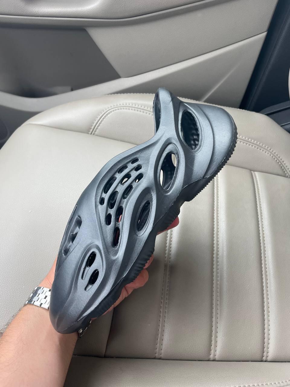 Adidas Yeezy Foam Runner Black (No Logo)