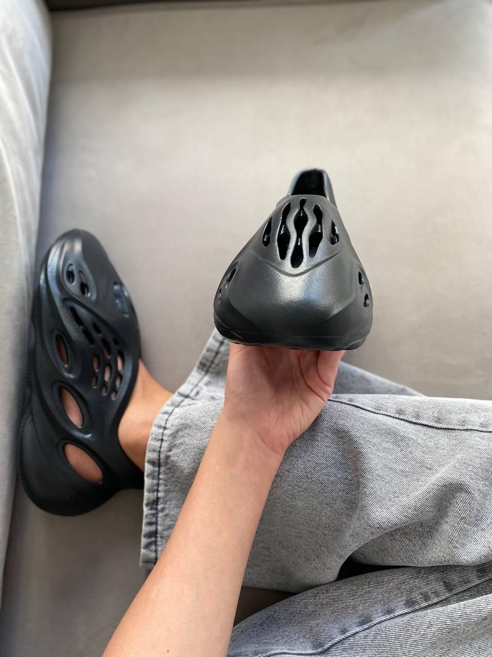 Adidas Yeezy Foam Runner Black (No Logo)