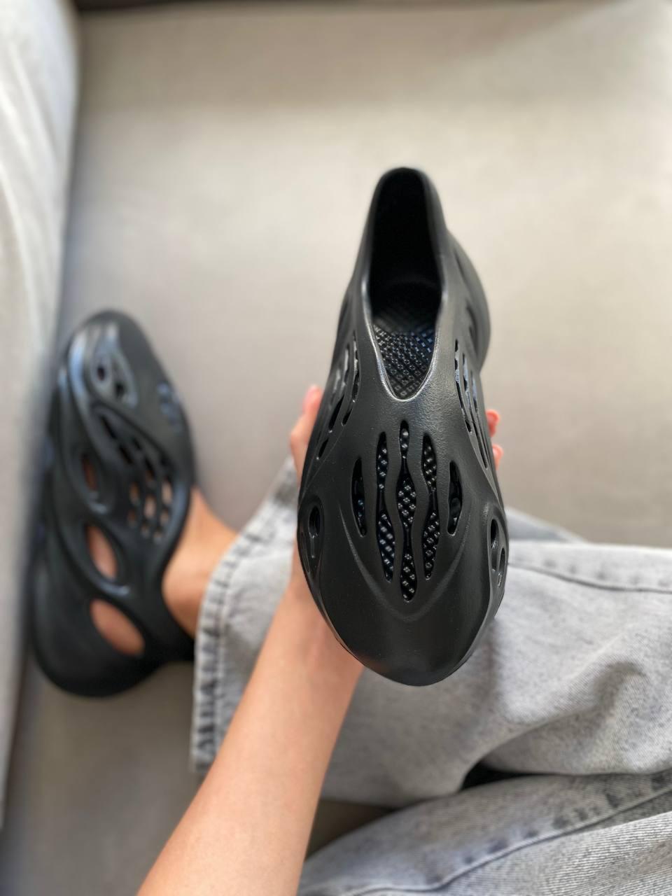 Adidas Yeezy Foam Runner Black (No Logo)