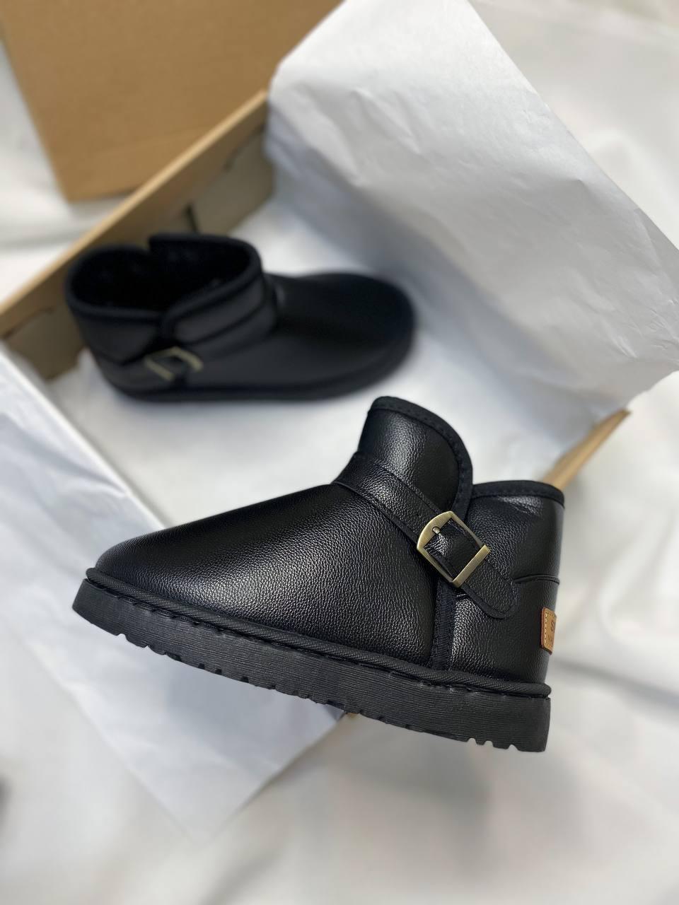 Ugg Mini Black No logo