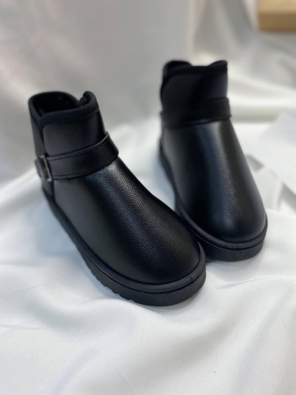 Ugg Mini Black No logo