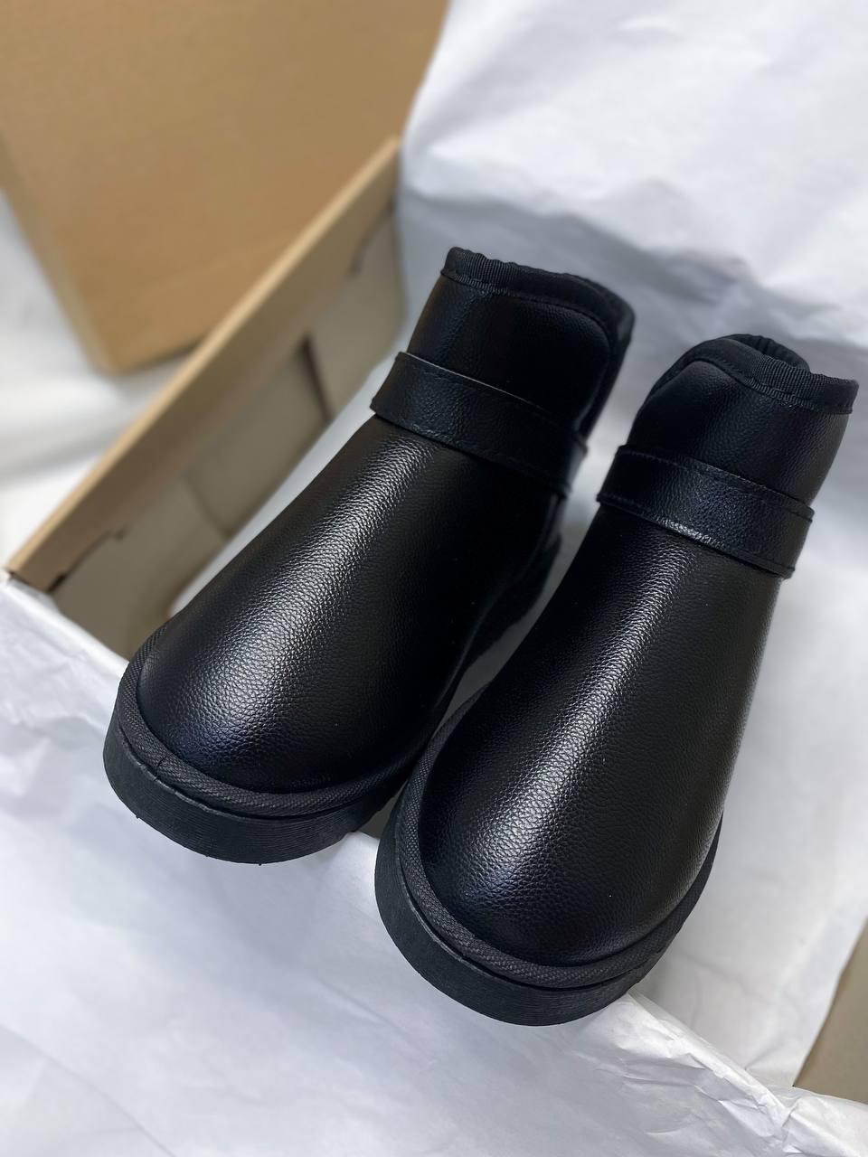 Ugg Mini Black No logo