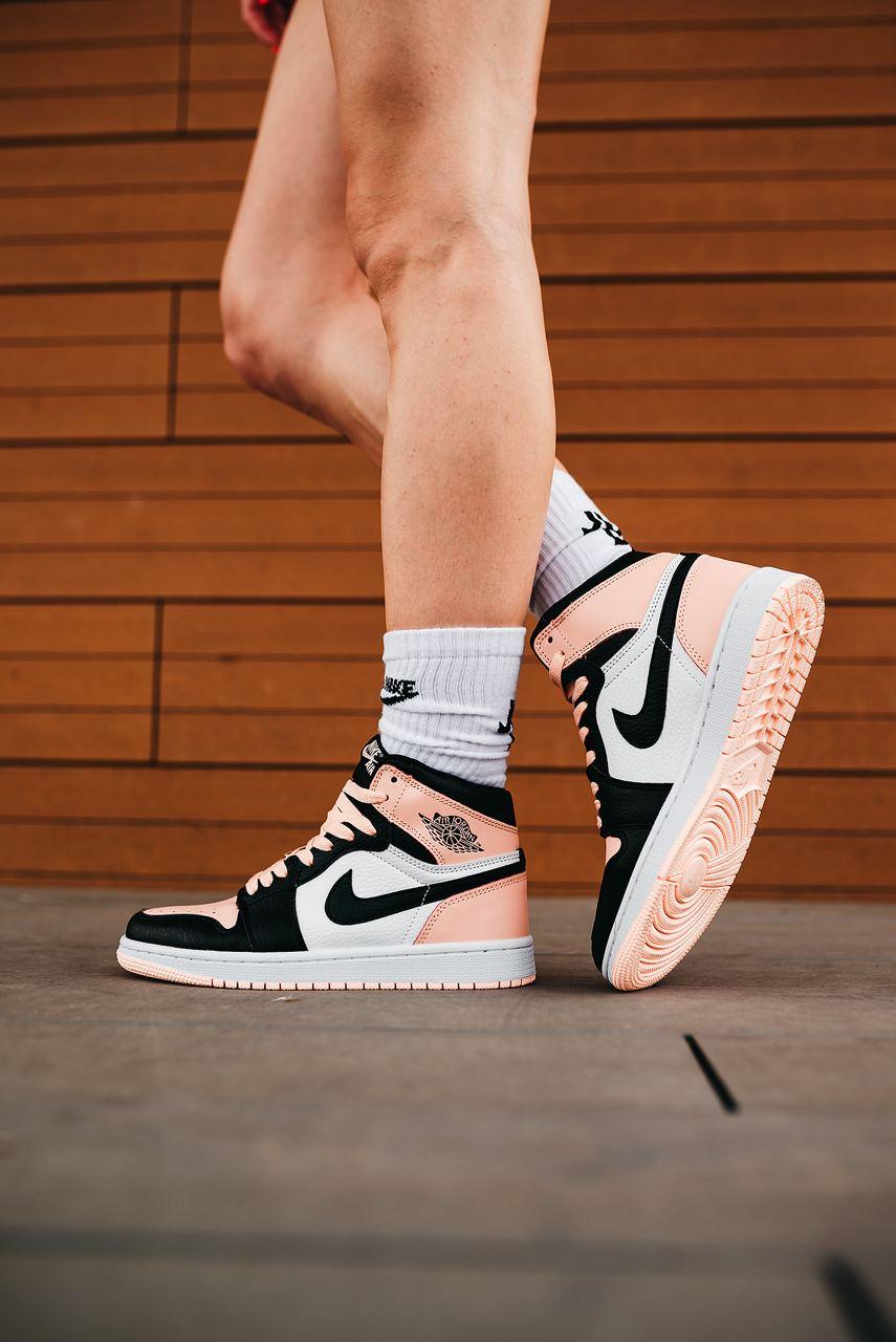 Nike Air Jordan 1 Retro High Patent Pink