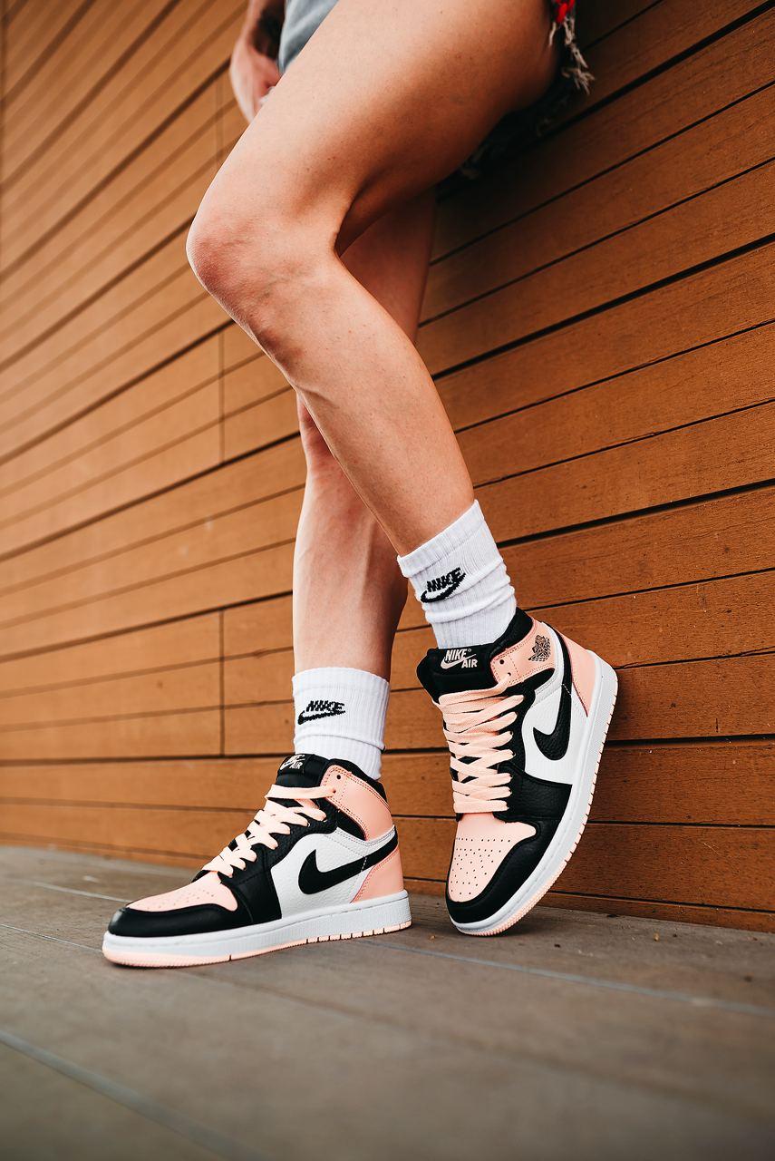 Nike Air Jordan 1 Retro High Patent Pink