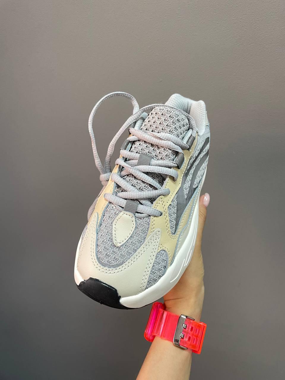 Adidas Yeezy Boost 700 V2 Cream 2