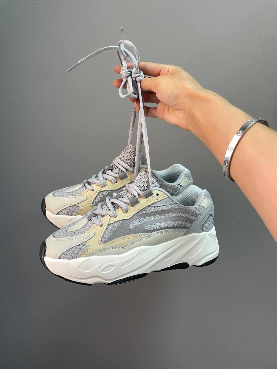 Adidas Yeezy Boost 700 V2 Cream 2
