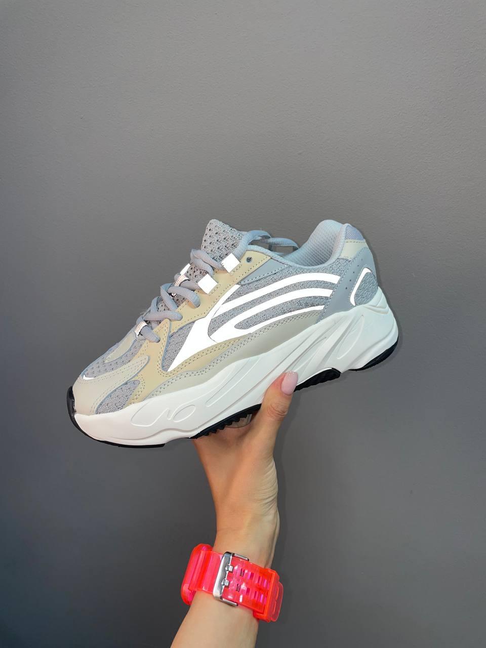 Adidas Yeezy Boost 700 V2 Cream 2