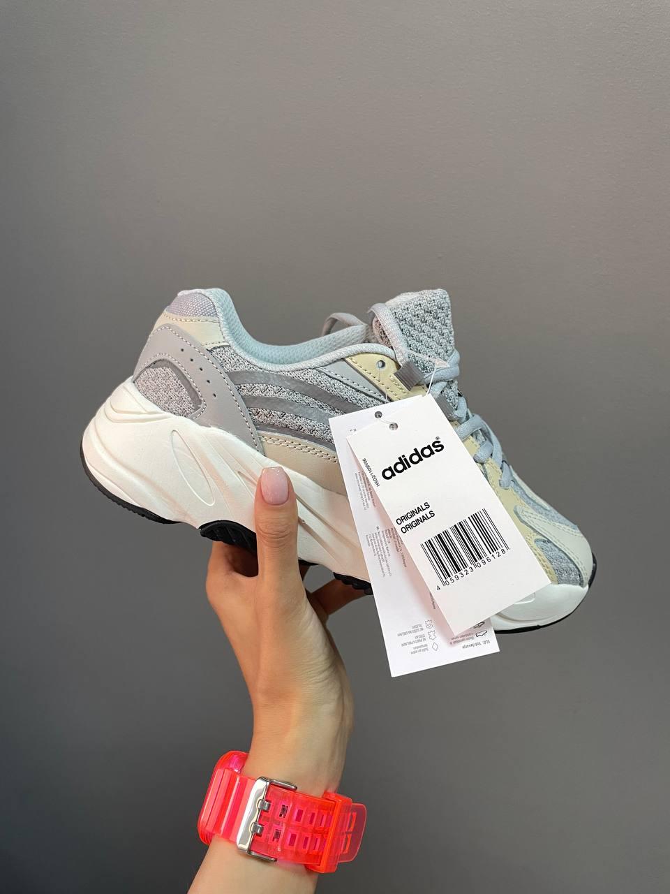 Adidas Yeezy Boost 700 V2 Cream 2