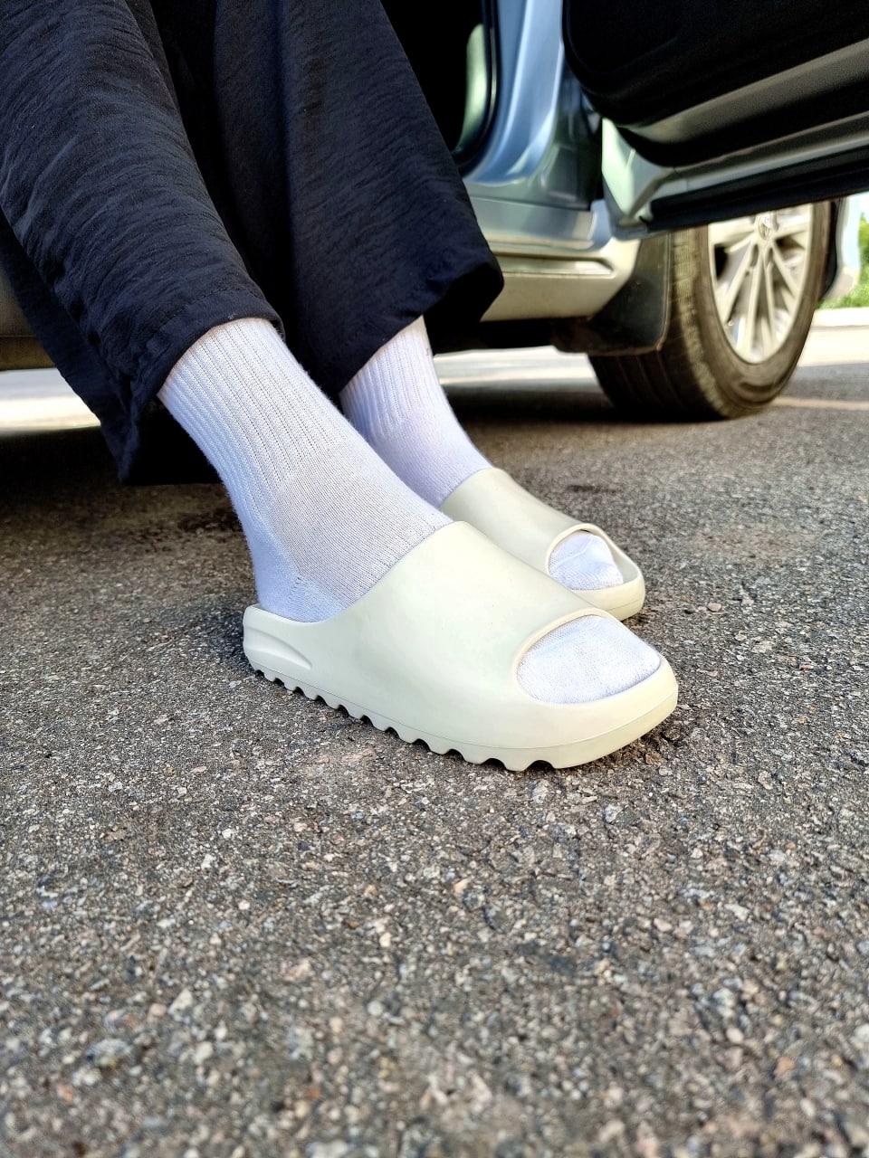 Adidas Yeezy Slide Light Beige