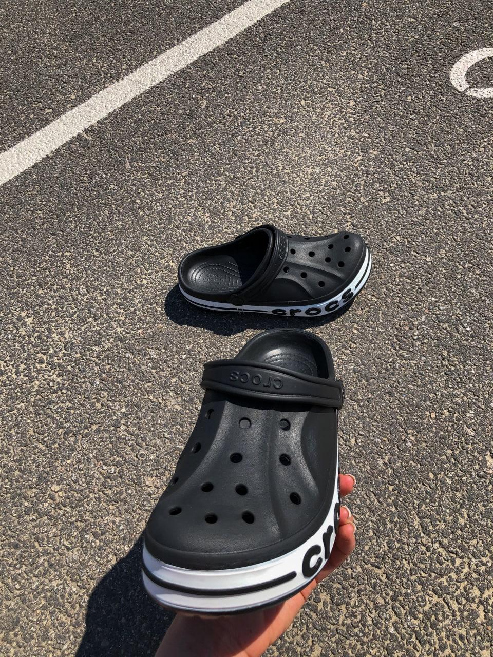 Crocs Black White