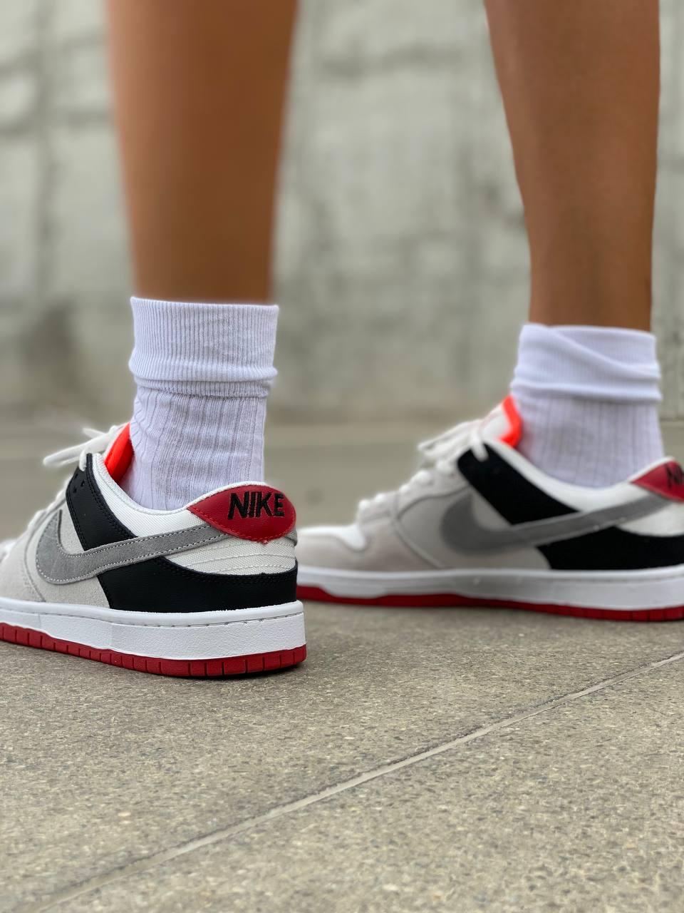 Nike Dunk Low Grey Red