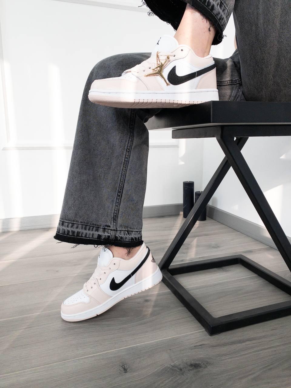 Nike Air Jordan Retro 1 Low Pink