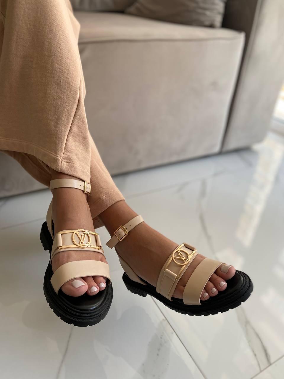Louis Vuitton Beige Black