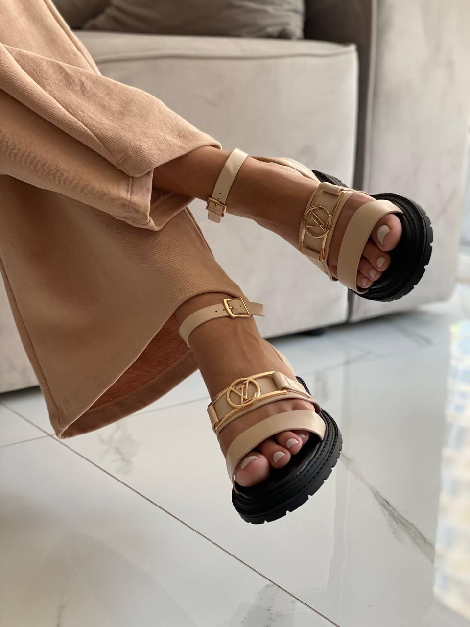 Louis Vuitton Beige Black