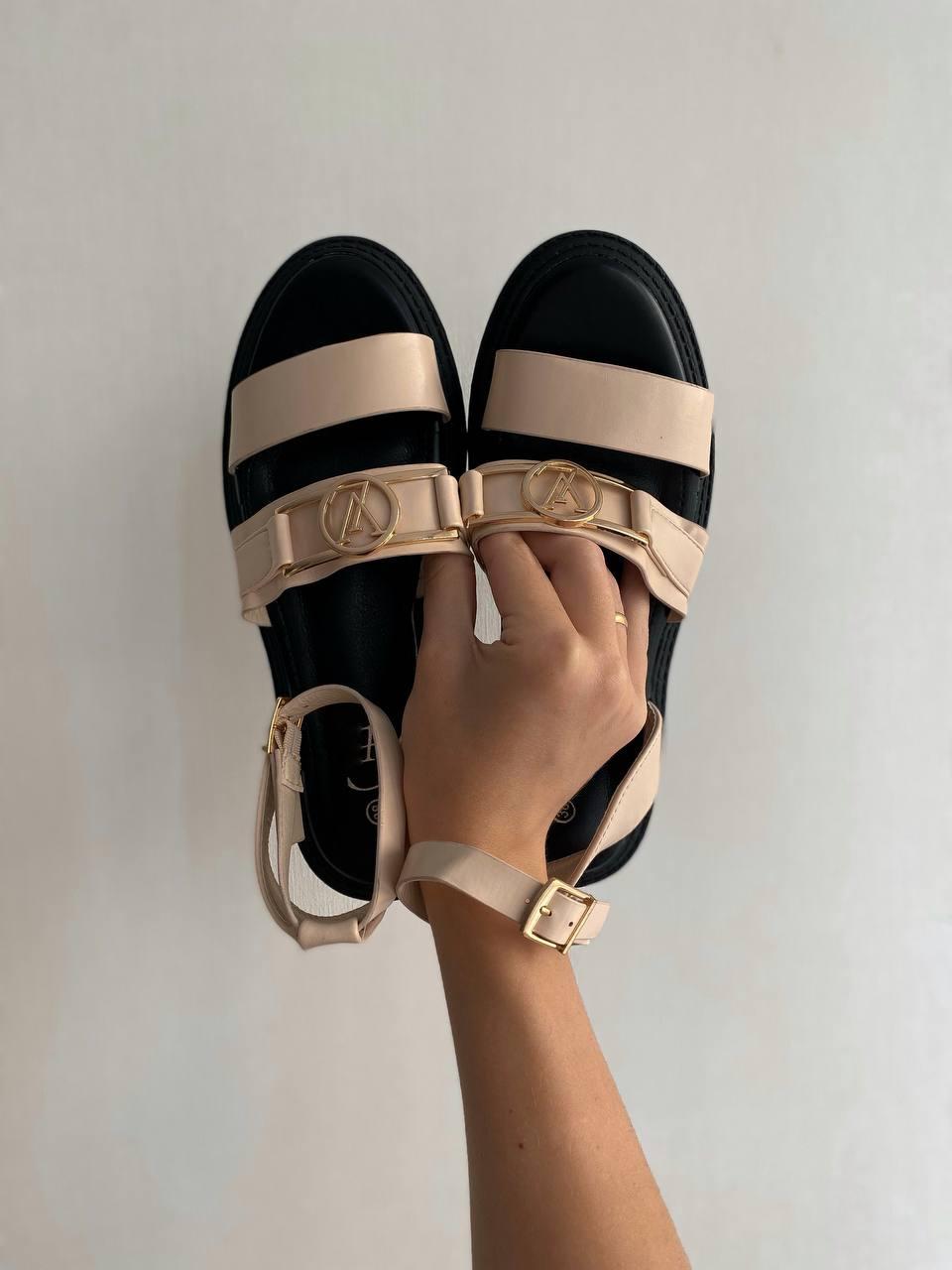 Louis Vuitton Beige Black