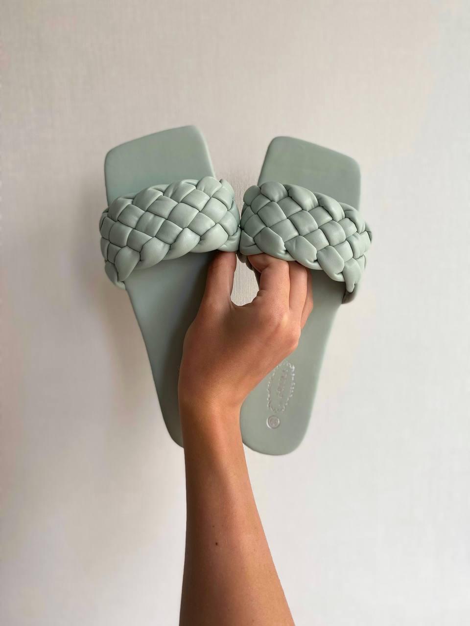 В стилі Bottega Veneta Green