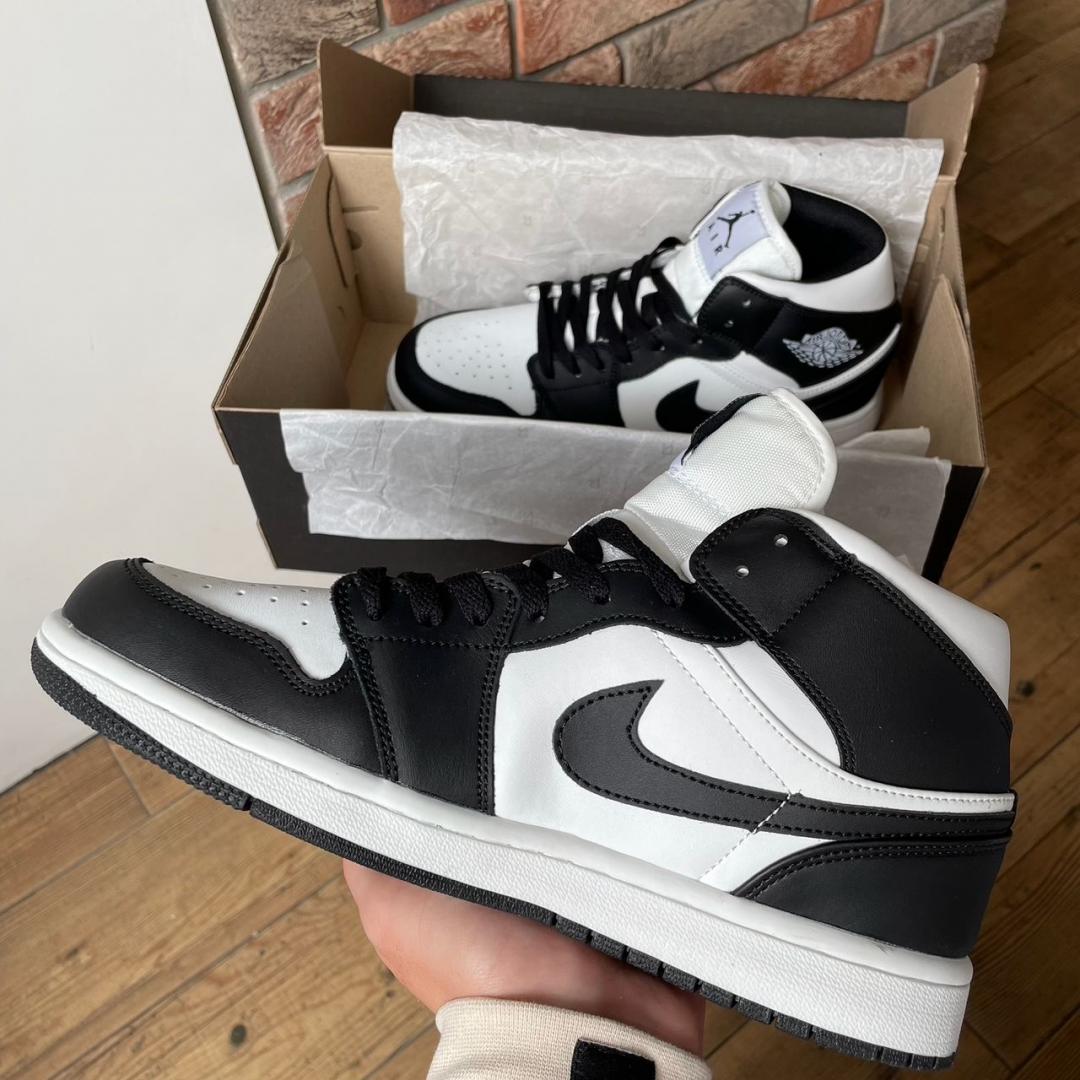 Nike Air Jordan 1 Retro Mid Black White 2.0