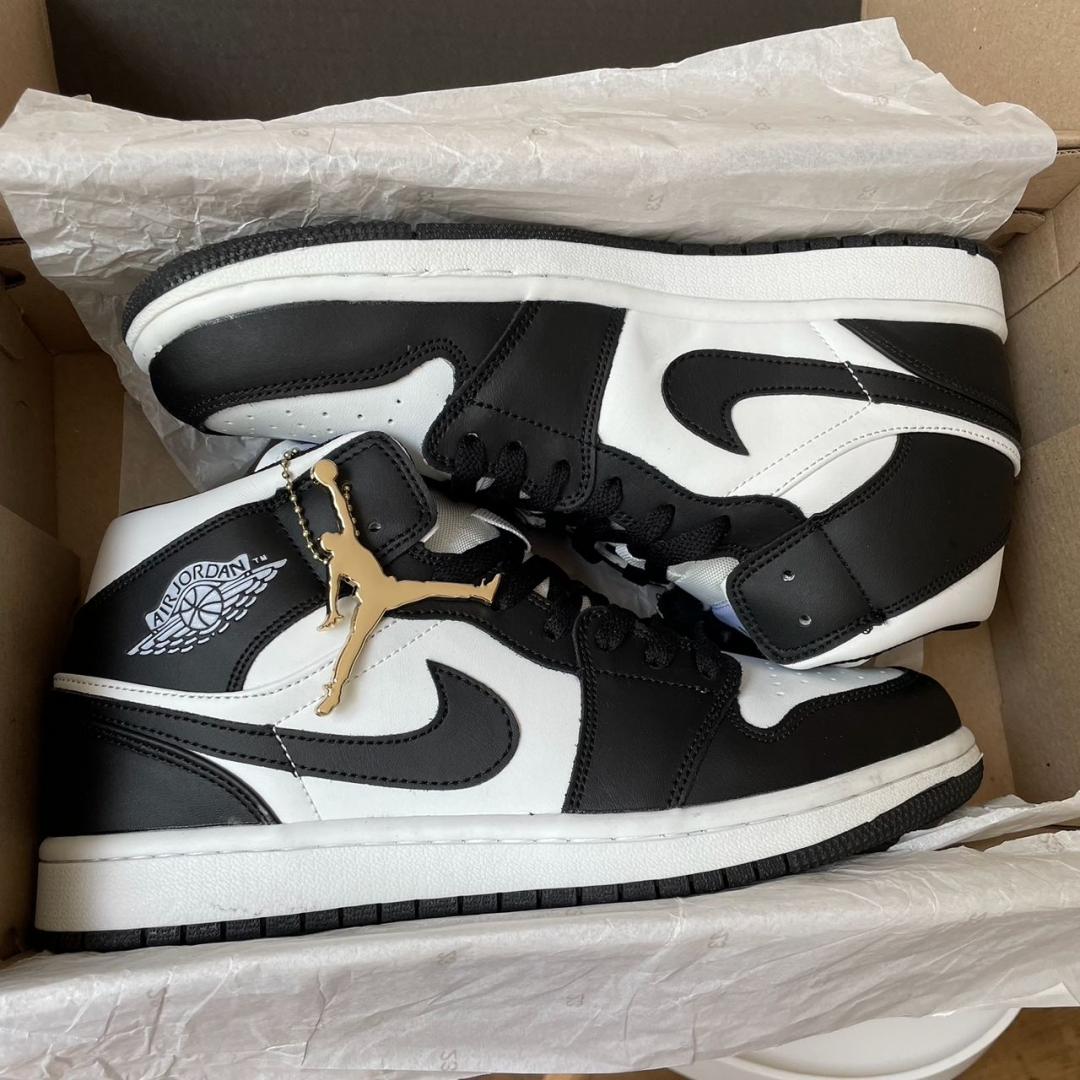 Nike Air Jordan 1 Retro Mid Black White 2.0