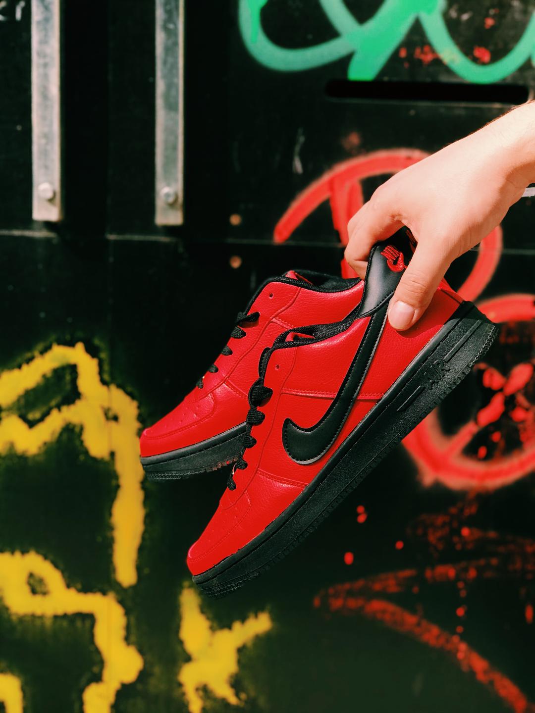 Nike Air Force 1 Red Black