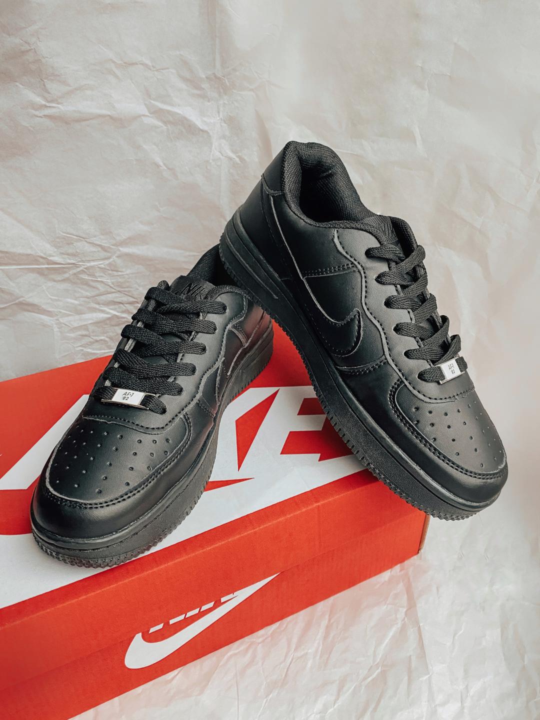 Nike Air Force 1 Classic Black 3