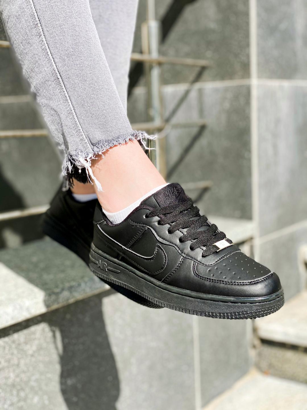 Nike Air Force 1 Classic Black 3