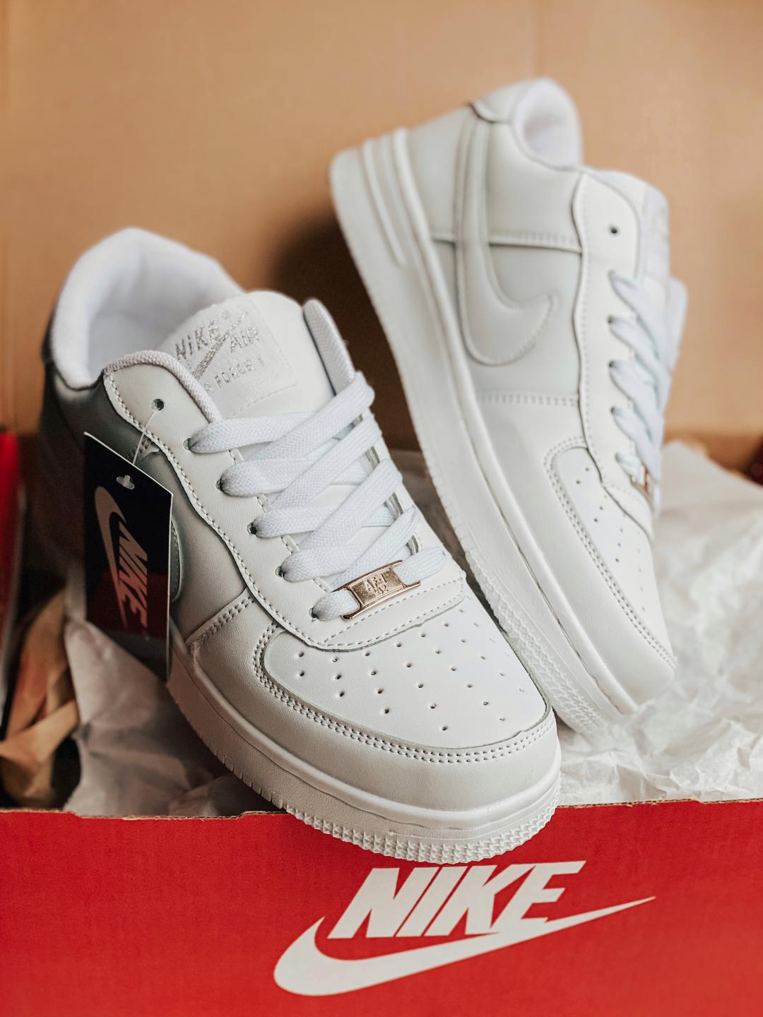 Nike Air Force 1 Classic White 3
