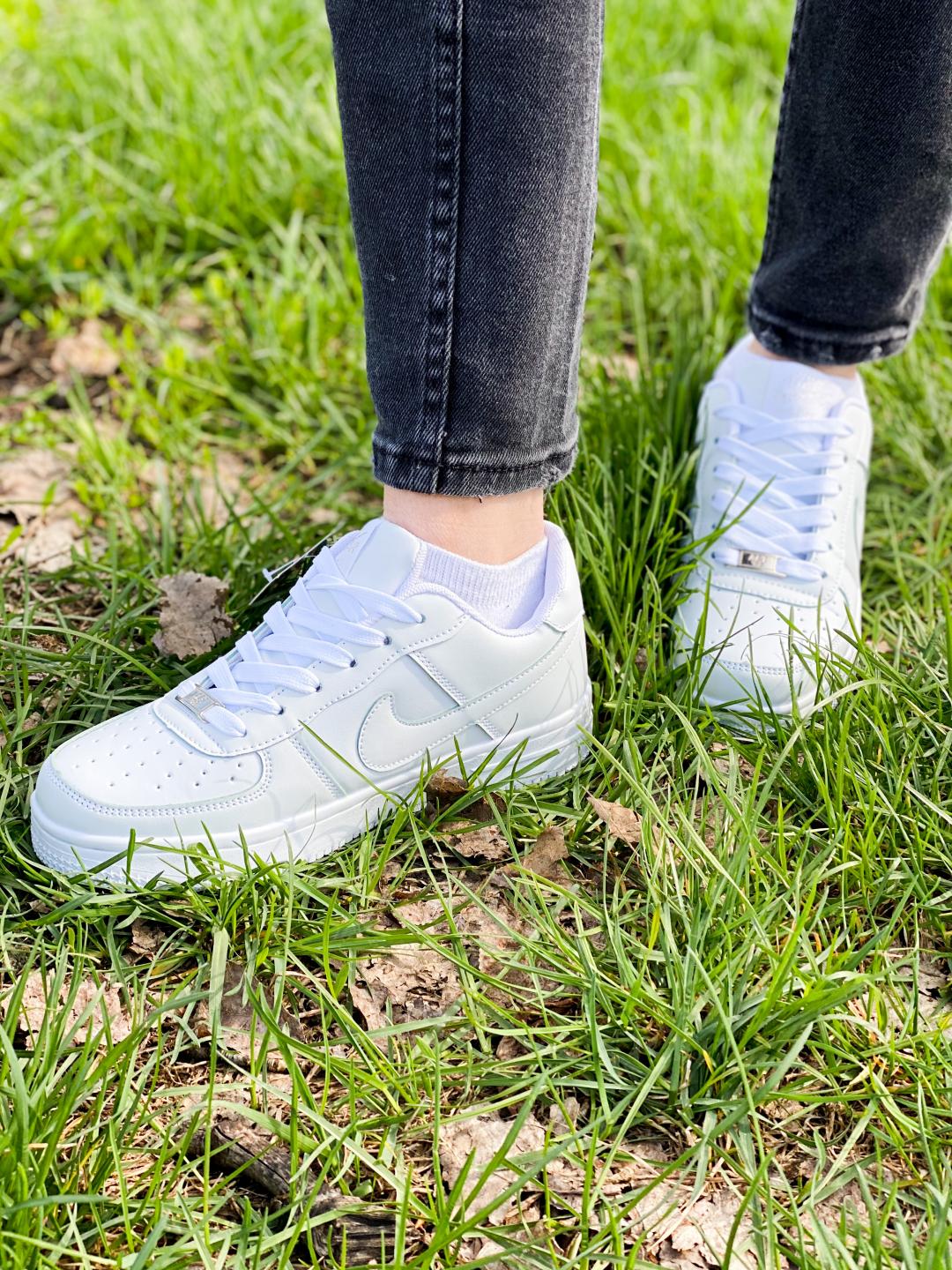 Nike Air Force 1 Classic White 3