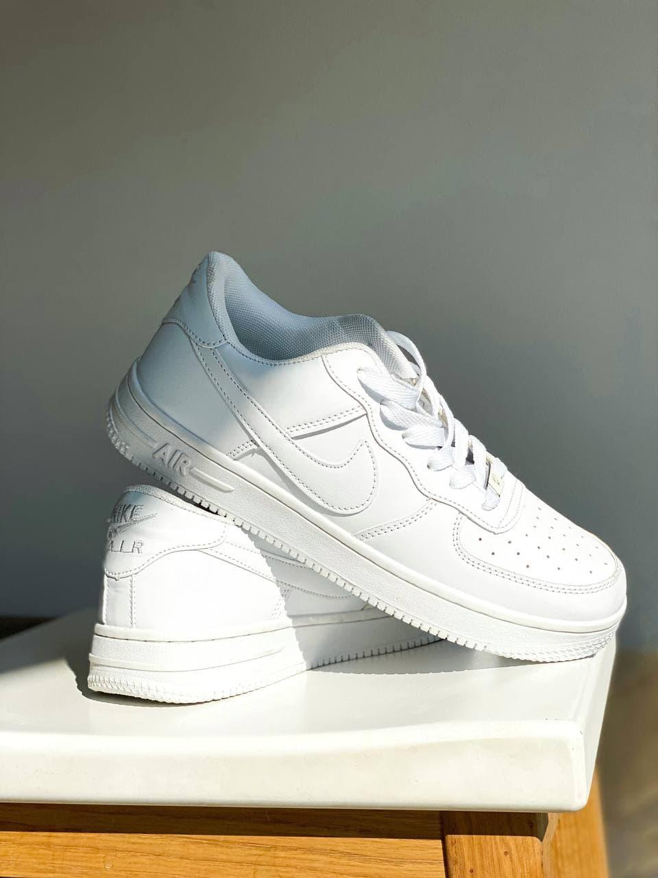 Nike Air Force 1 Classic White 3