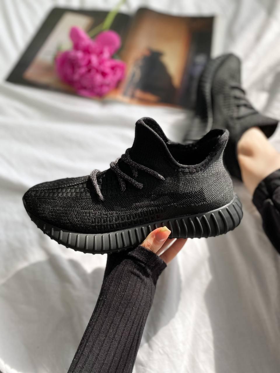 Adidas Yeezy Boost 350 Black (Рефлективні шнурки)