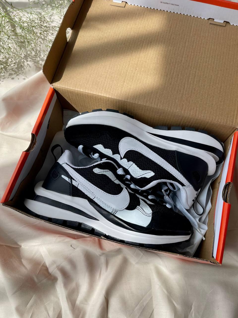Nike VaporWaffle x Sacai Black