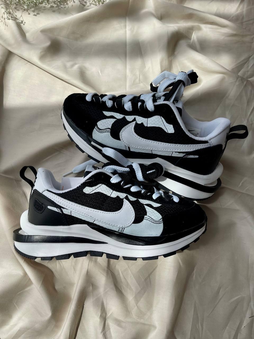 Nike VaporWaffle x Sacai Black