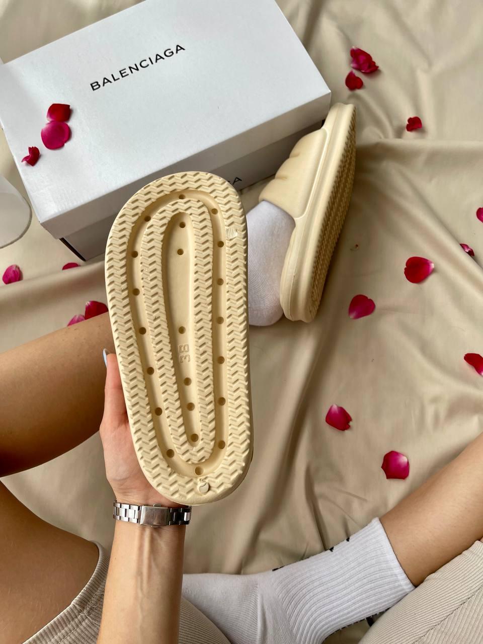 Balenciaga Puffy Slides Beige