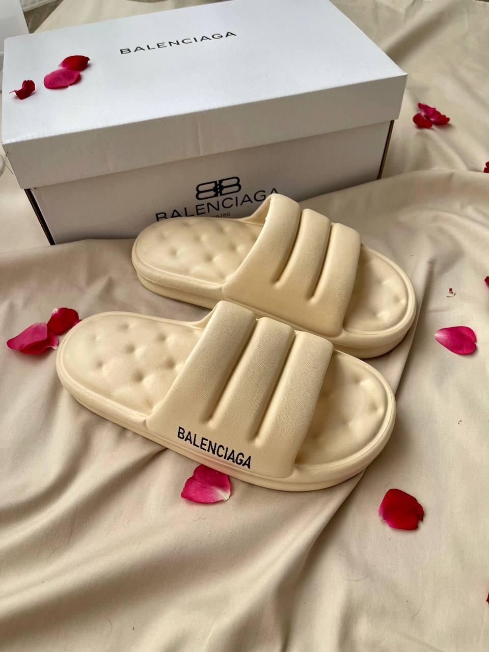 Balenciaga Puffy Slides Beige