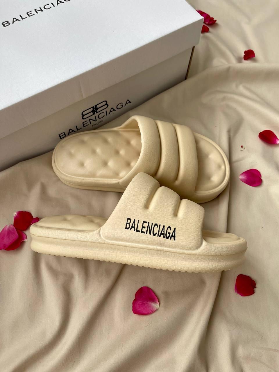 Balenciaga Puffy Slides Beige