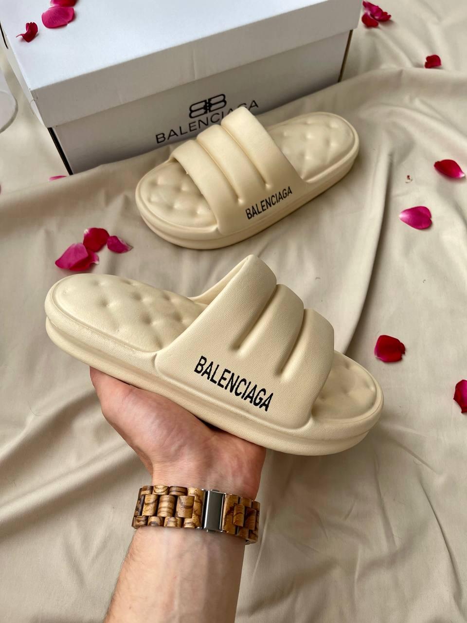 Balenciaga Puffy Slides Beige